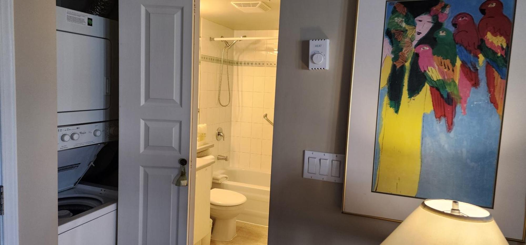 Times Square Suites Hotel แวนคูเวอร์ ภายนอก รูปภาพ