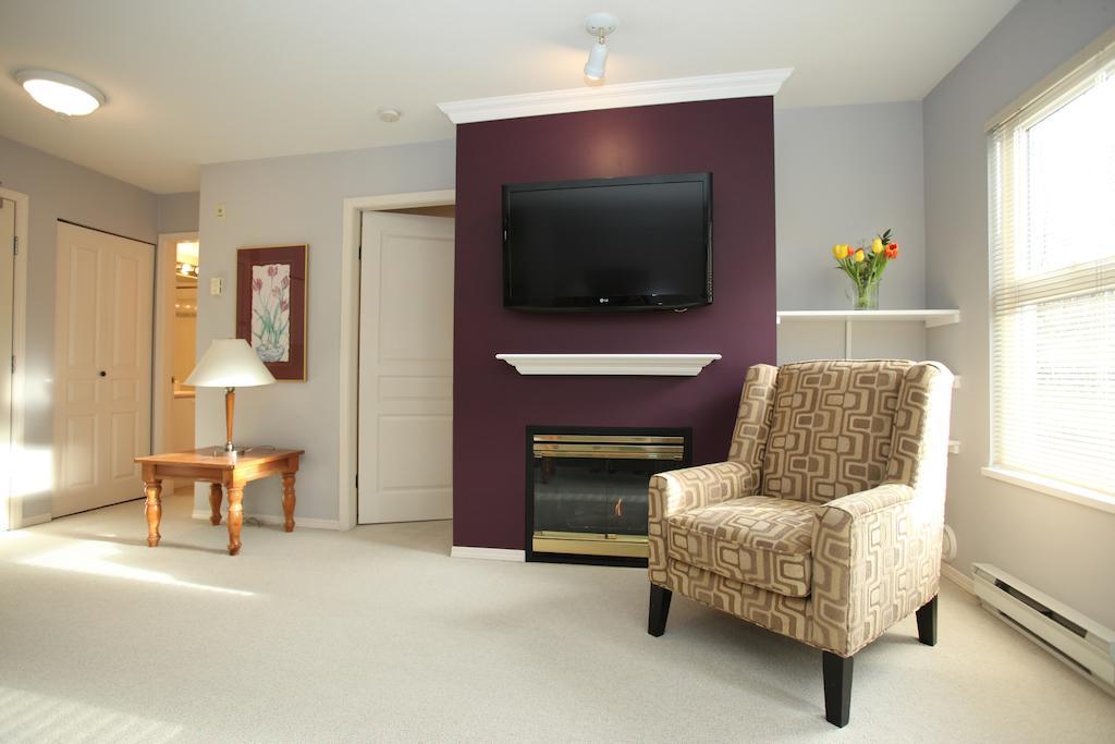 Times Square Suites Hotel แวนคูเวอร์ ภายนอก รูปภาพ